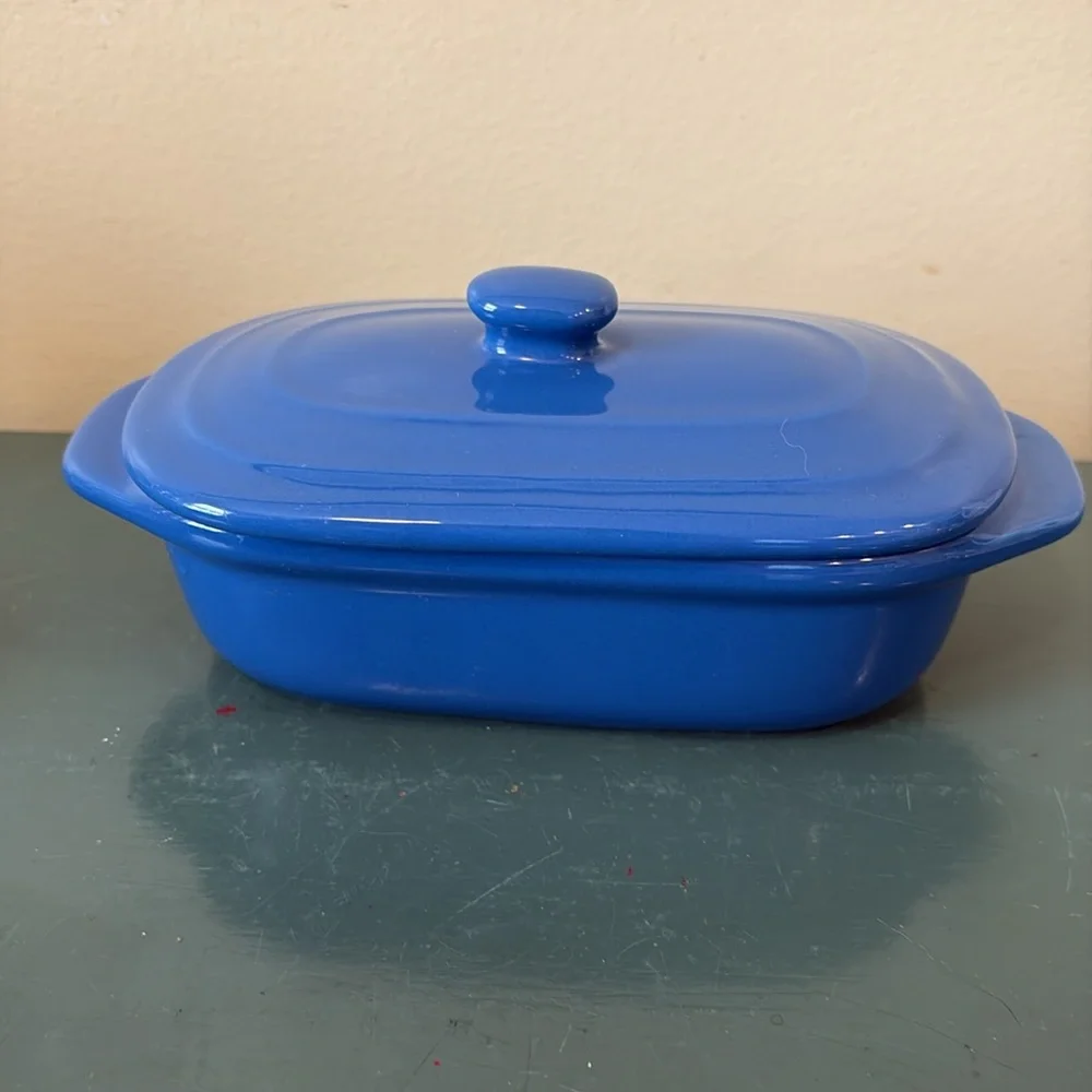 Davis & Waddell Blue Ceramic Covered Cheese Baker